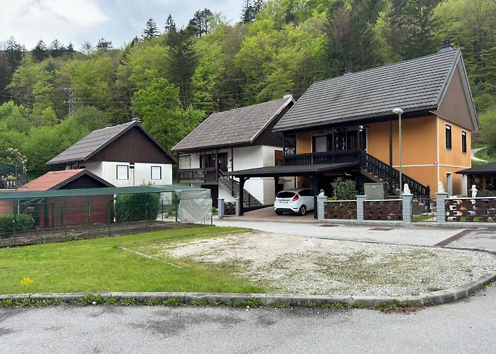 Hisa Lina Near Bovec بيت للعطل